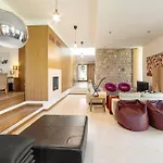 Oasis Pool - D'el Rey Golf * Palaios