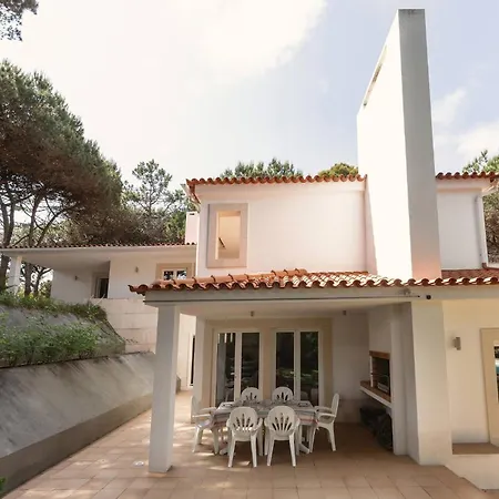 Oasis Pool - D'el Rey Golf